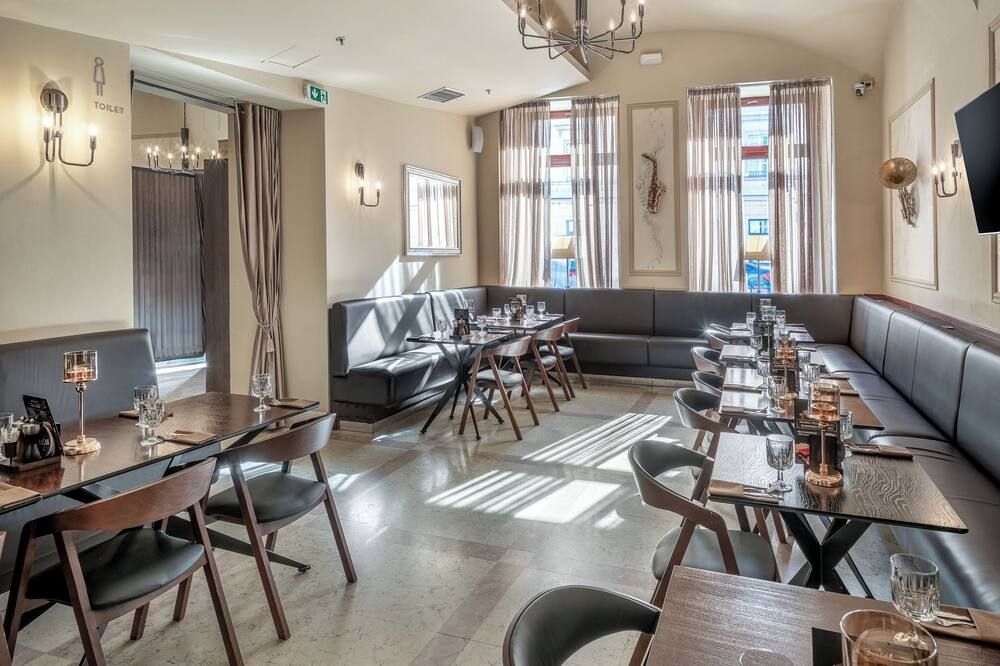Restaurant Photo
