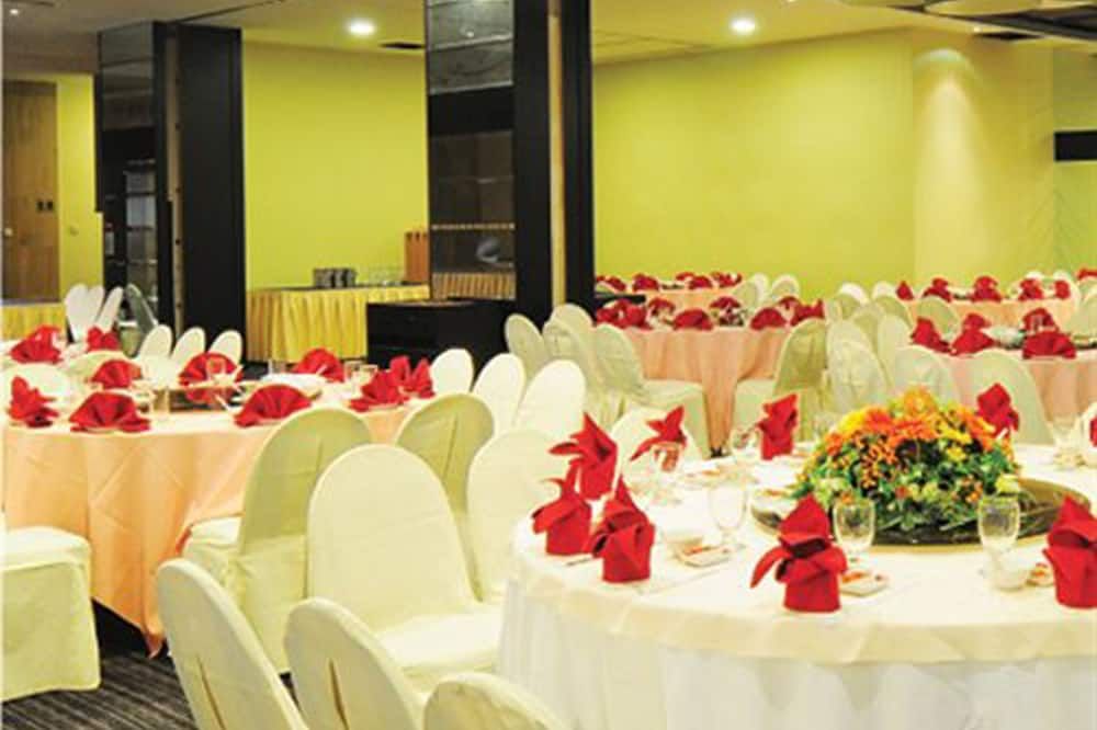 Banquet hall Photo