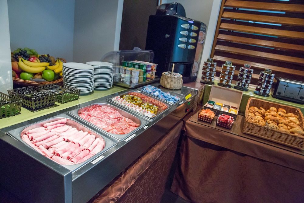 Buffet Photo