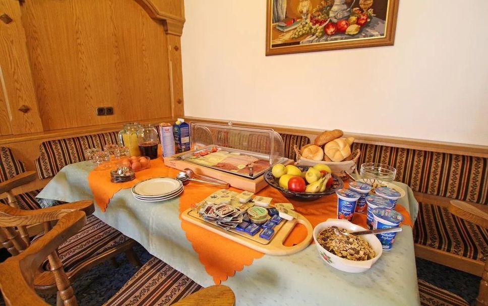 Dining room Photo