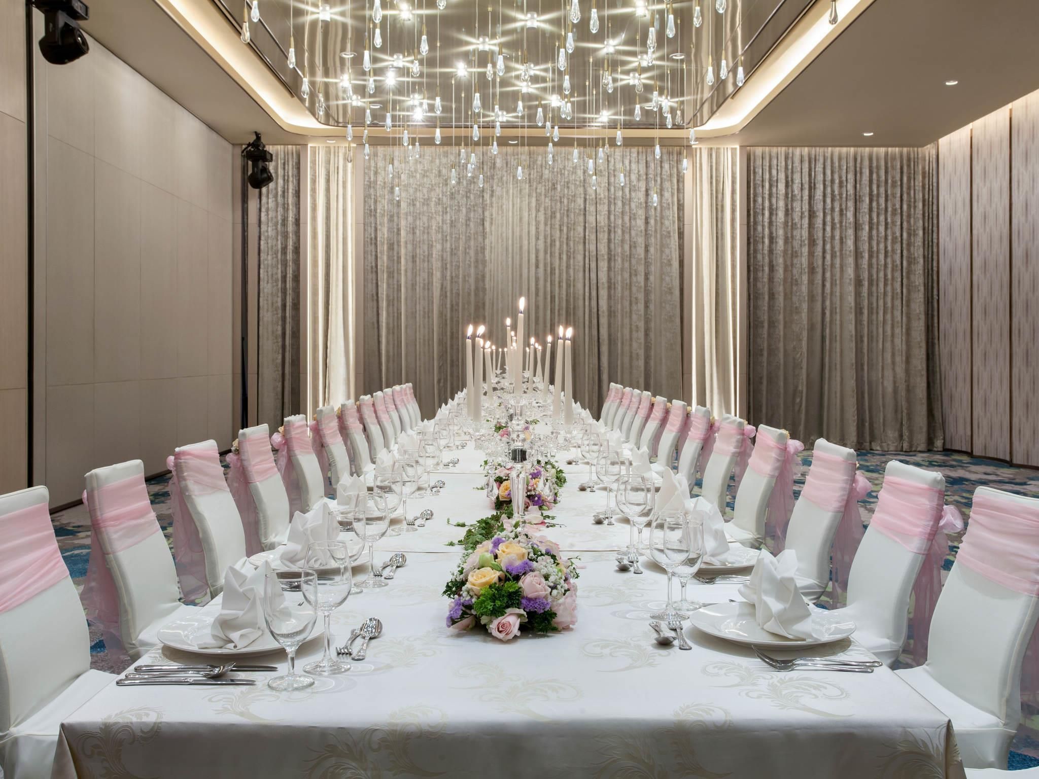 Banquet hall
