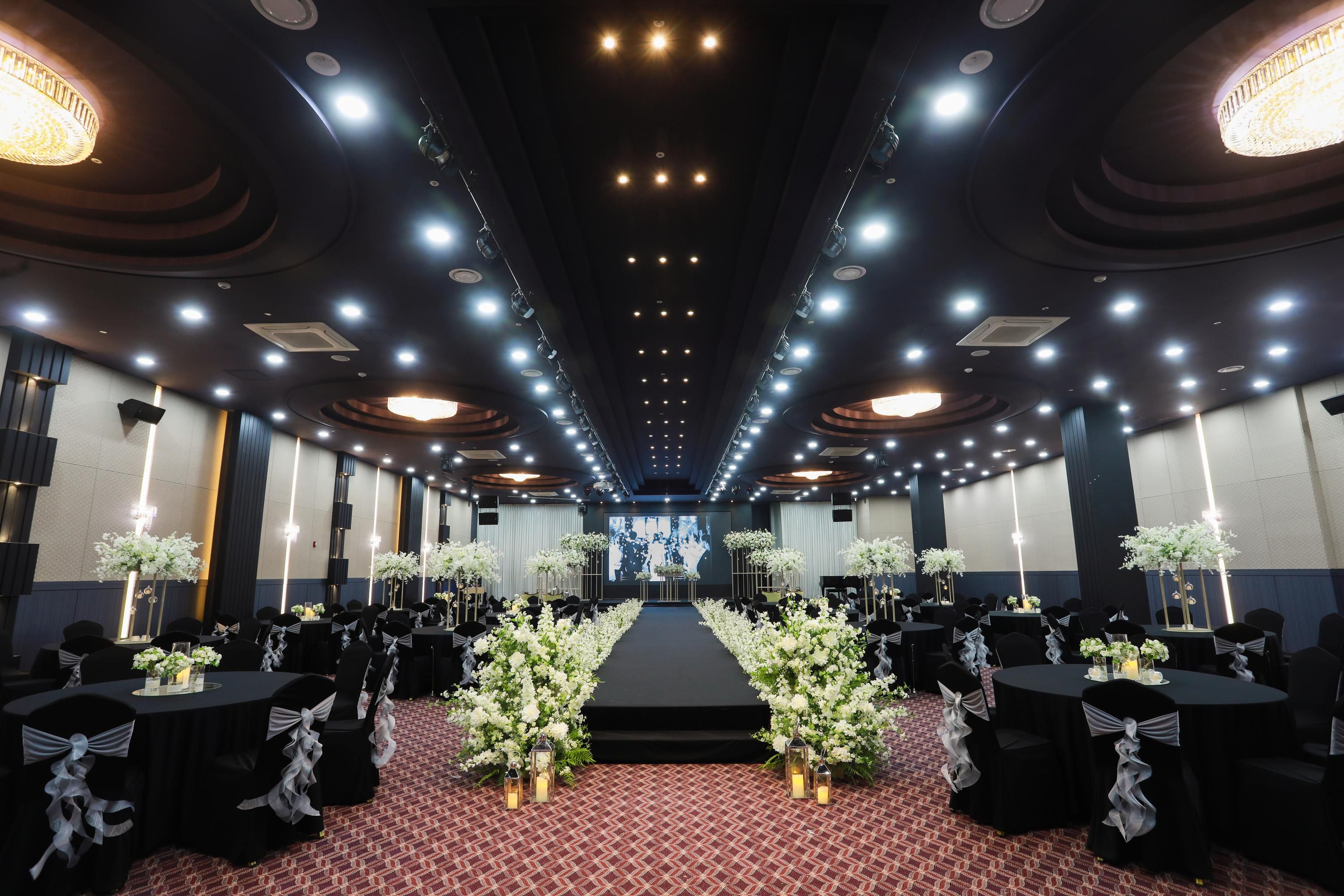 Banquet hall
