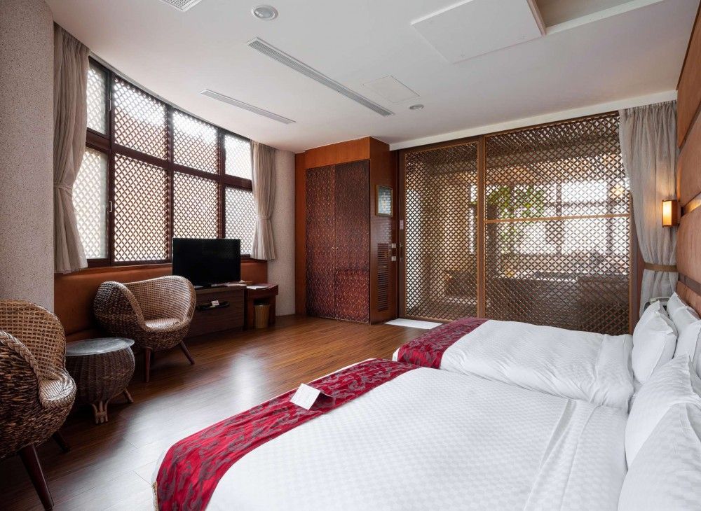 Room amenity