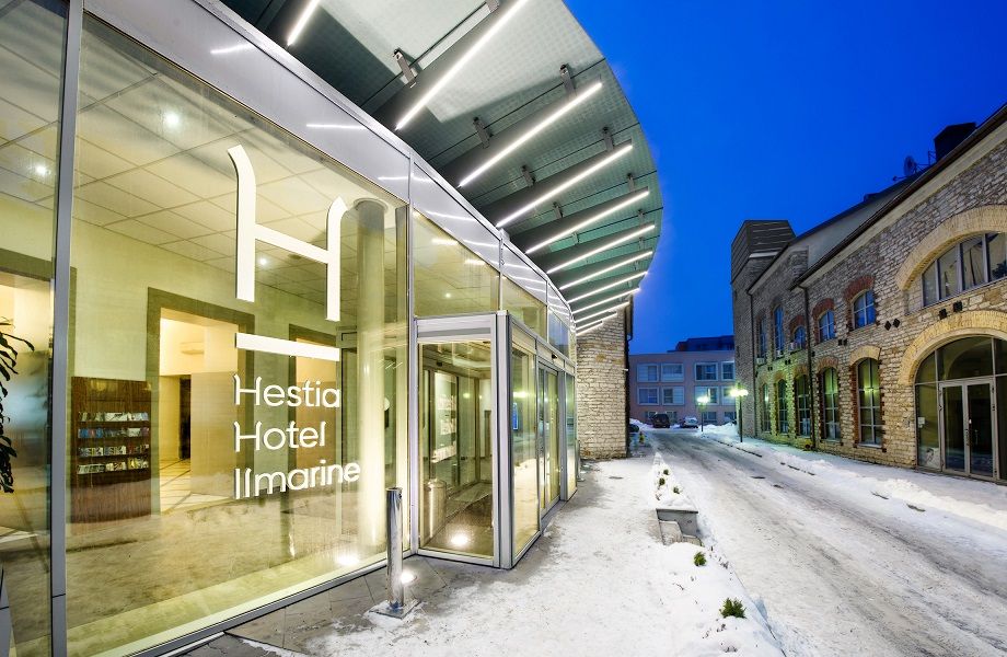 Hotel entrance Photo
