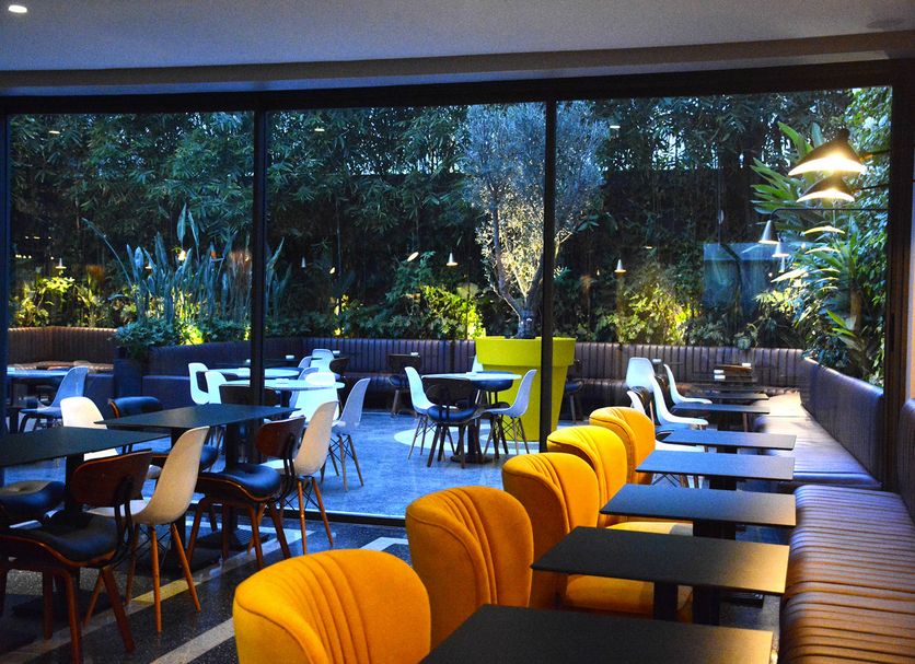 Restaurant Photo