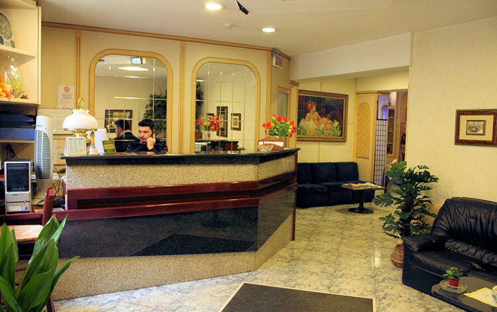 Front desk Photo