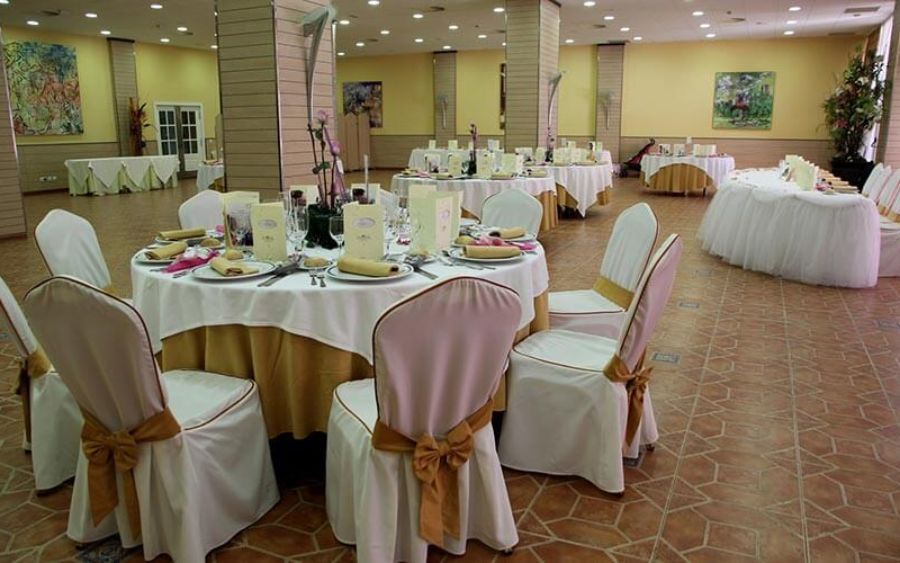 Banquet hall