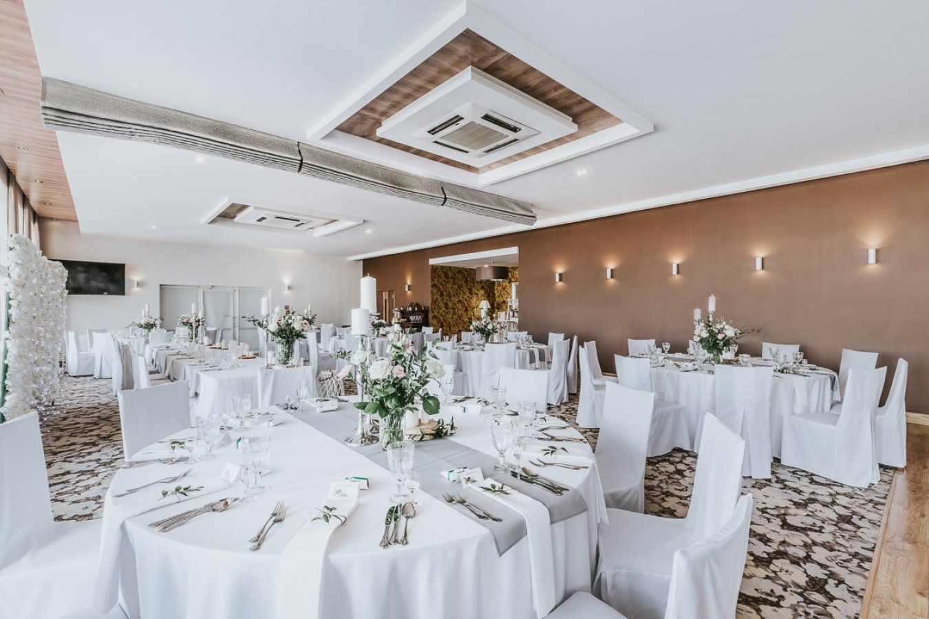 Banquet hall