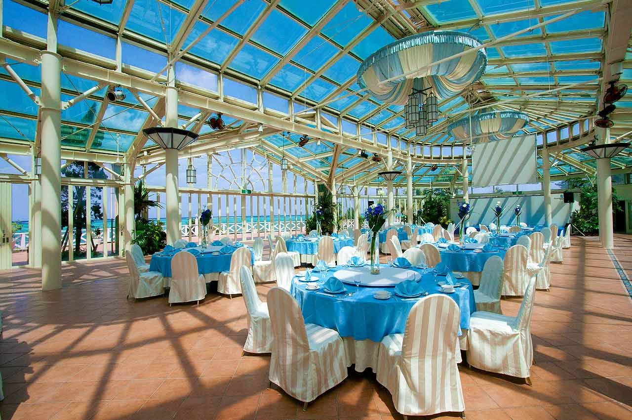 Banquet hall