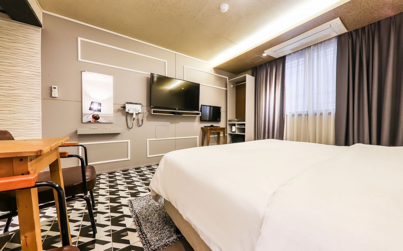 Room amenity