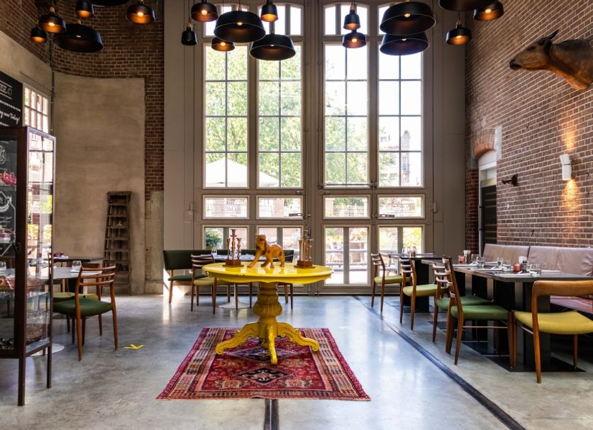 Restaurant Photo